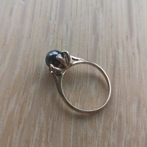 Ladies 10k solid gold ring